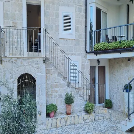 Mico With Swimming Pool Casa vacanze Drvenik (Split-Dalmatia)