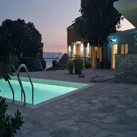 Mico With Swimming Pool Casa vacanze *