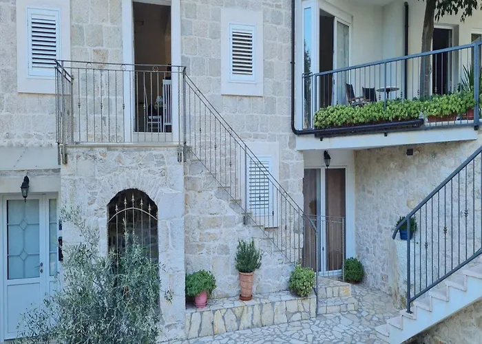 Mico With Swimming Pool Casa vacanze Drvenik (Split-Dalmatia)