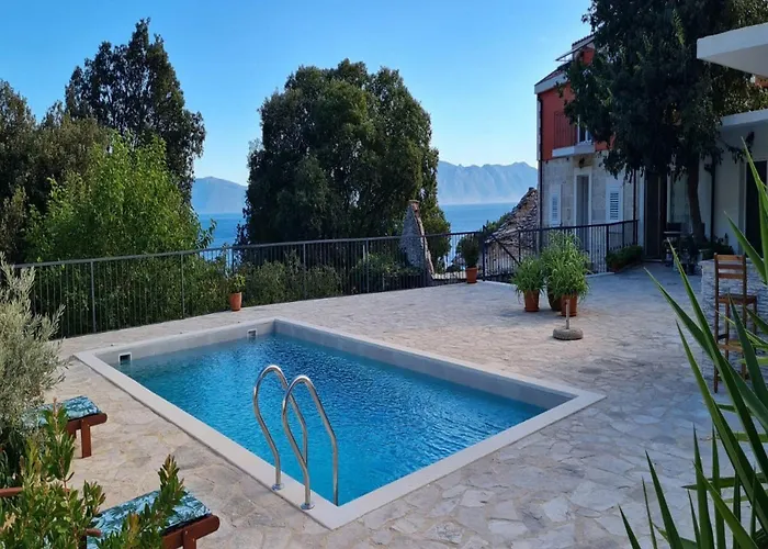 Mico With Swimming Pool Casa vacanze Drvenik (Split-Dalmatia)