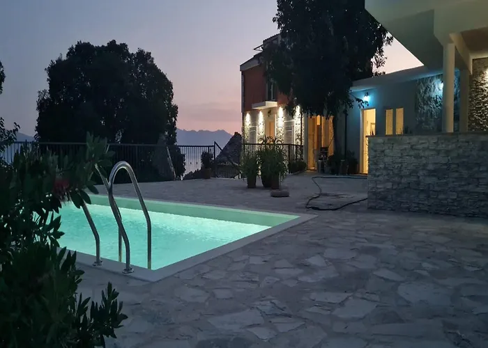 Mico With Swimming Pool Casa vacanze *