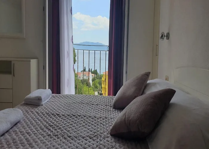 Mico With Swimming Pool * Drvenik (Split-Dalmatia)