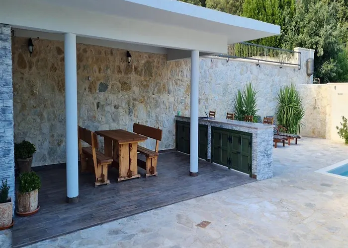 Mico With Swimming Pool Drvenik (Split-Dalmatia)
