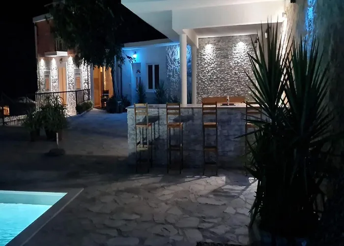 Mico With Swimming Pool Casa vacanze Drvenik (Split-Dalmatia)