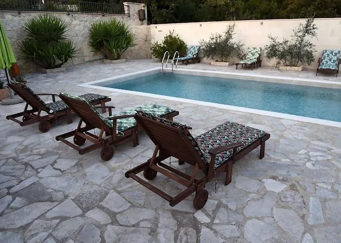 Mico With Swimming Pool * Drvenik (Split-Dalmatia)